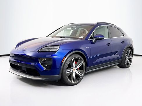 Certified 2025 Porsche Macan 4S Electric AWD/4WD image 1