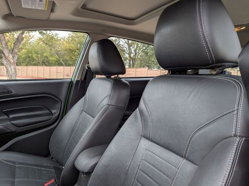 Used 2015 Ford Fiesta Titanium image 14