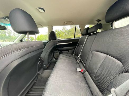 Used 2011 Subaru Outback 2.5i Premium image 9