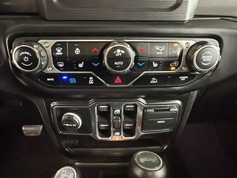 Used 2023 Jeep Wrangler Unlimited w/ Cold Weather Group AWD/4WD image 21