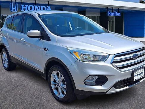Used 2017 Ford Escape SE AWD/4WD image 2