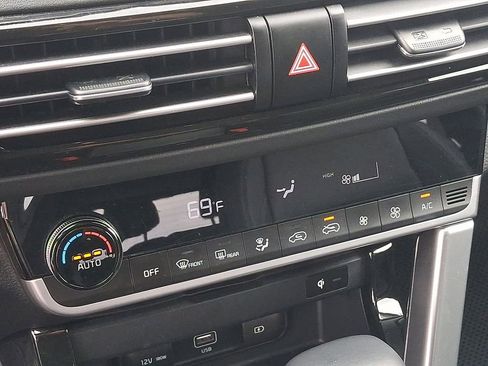 Used 2023 Kia Seltos SX w/ SX Sunroof Package image 17