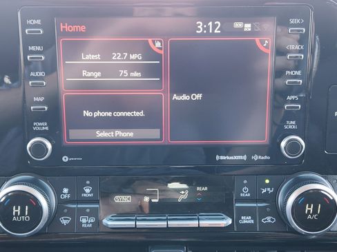 Used 2021 Toyota Highlander XLE image 21