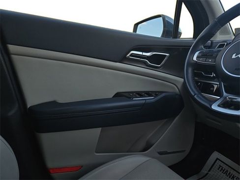 Used 2023 Kia Sportage EX image 15