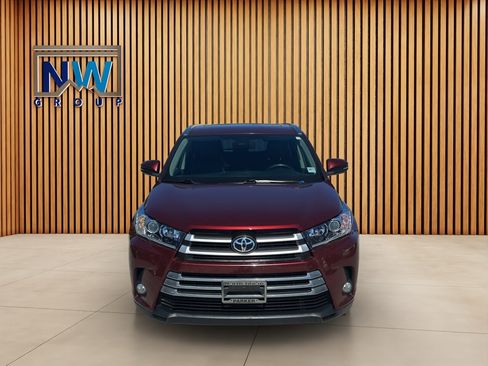 Used 2017 Toyota Highlander Limited image 2