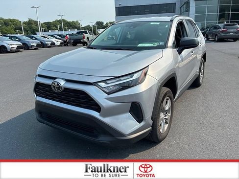 Used 2025 Toyota RAV4 LE AWD/4WD image 15
