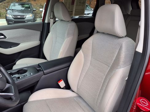 Used 2022 Nissan Rogue SV image 12