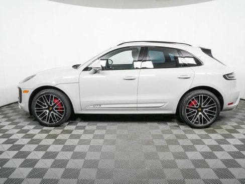 New 2026 Porsche Macan GTS image 2