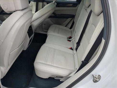 Used 2019 Porsche Cayenne E-Hybrid image 21