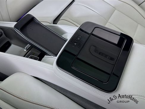 Used 2023 Mercedes-Benz Maybach GLS 600 4MATIC image 32