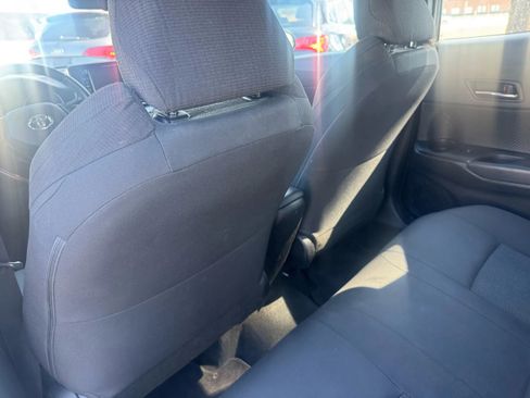 Used 2018 Toyota C-HR XLE image 18