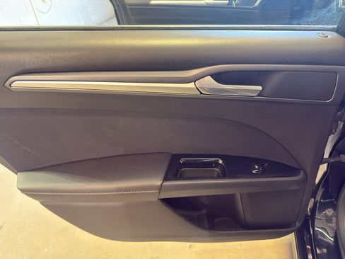 Used 2014 Ford Fusion SE FWD image 27