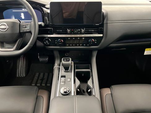 New 2026 Nissan Pathfinder Platinum image 13