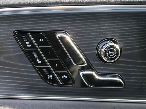 Used 2025 Cadillac Lyriq Sport image 24