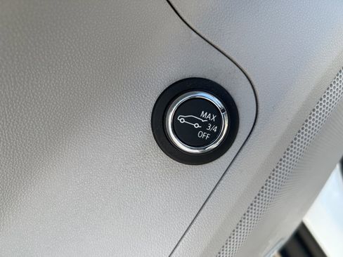 Used 2019 GMC Acadia SLT AWD/4WD image 23