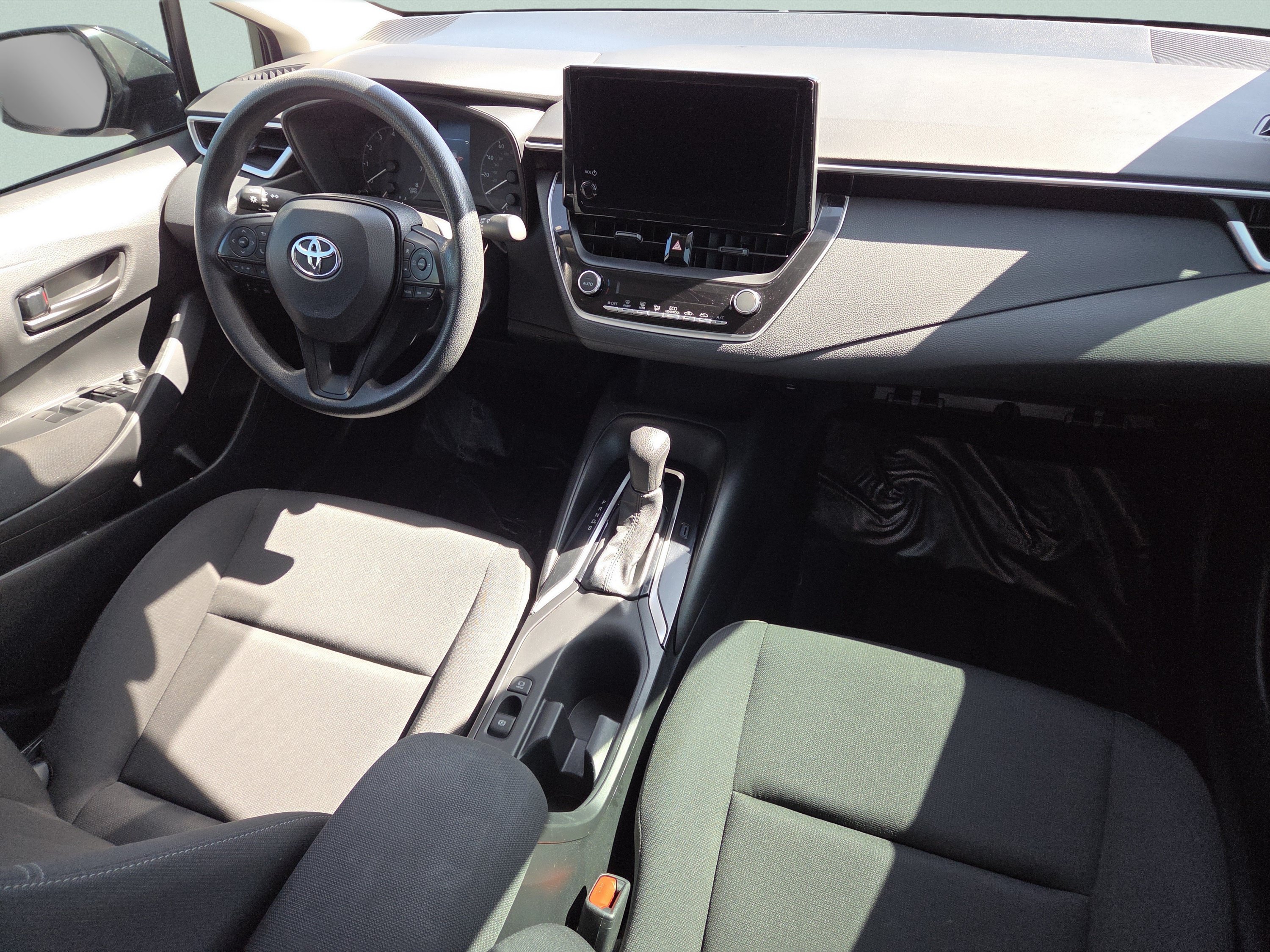 Used 2023 Toyota Corolla LE w/ Carpet Mat Package (TMS) FWD image 26
