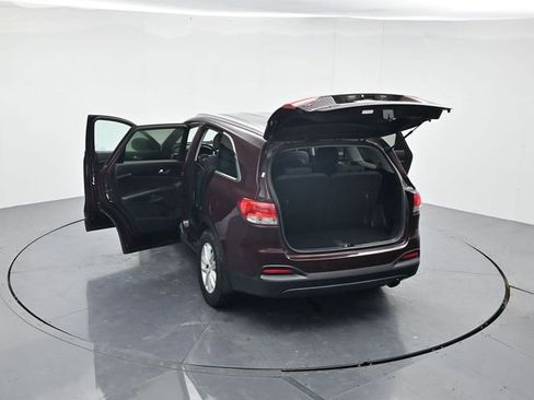 Used 2018 Kia Sorento LX image 46