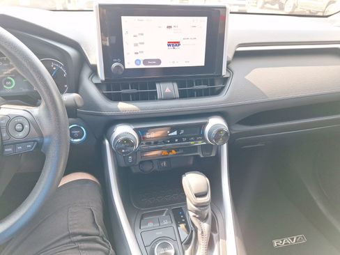 Used 2025 Toyota RAV4 XLE image 28