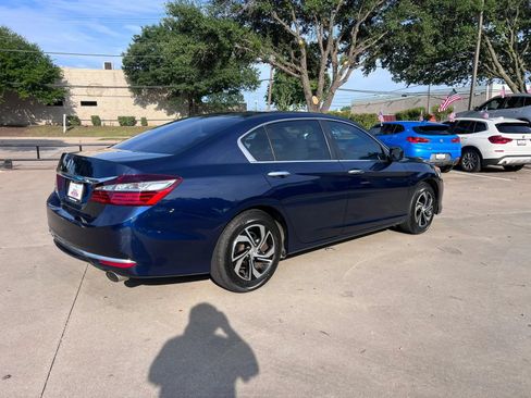 Used 2017 Honda Accord LX image 5