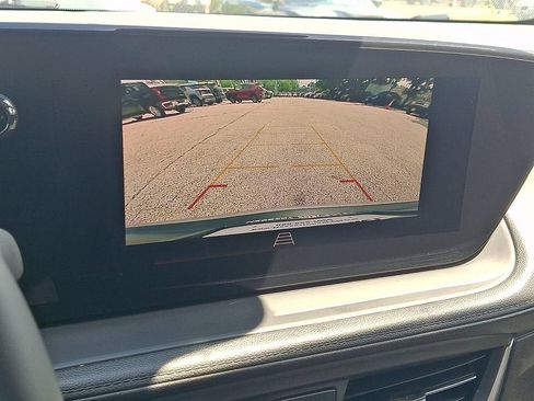Certified 2024 Buick Encore GX Preferred w/ Comfort Package FWD image 19