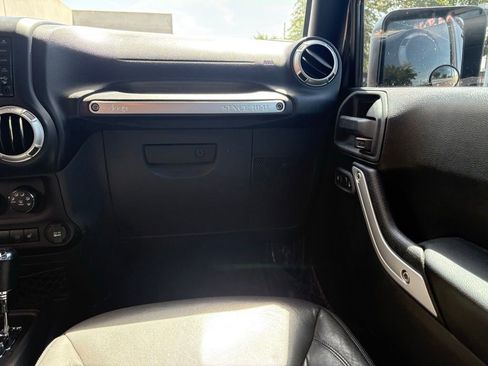 Used 2016 Jeep Wrangler Unlimited Rubicon w/ Max Tow Package AWD/4WD image 7