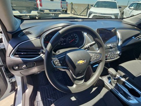 Used 2021 Chevrolet Malibu LT FWD image 11
