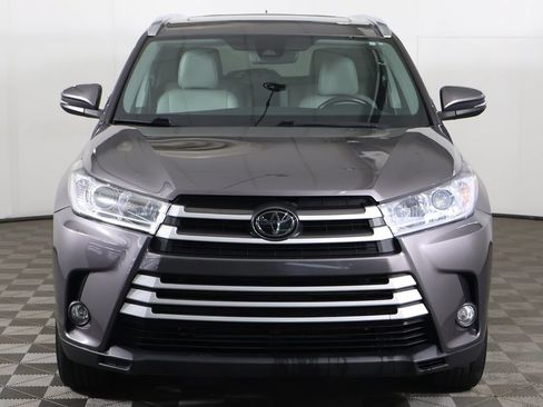 Used 2017 Toyota Highlander XLE AWD/4WD image 13
