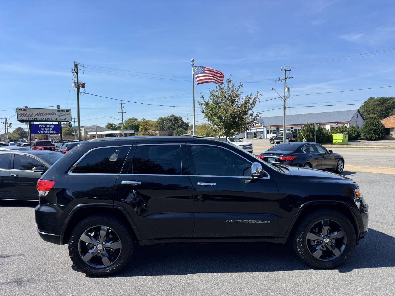 Used 2018 Jeep Grand Cherokee Overland AWD/4WD image 4