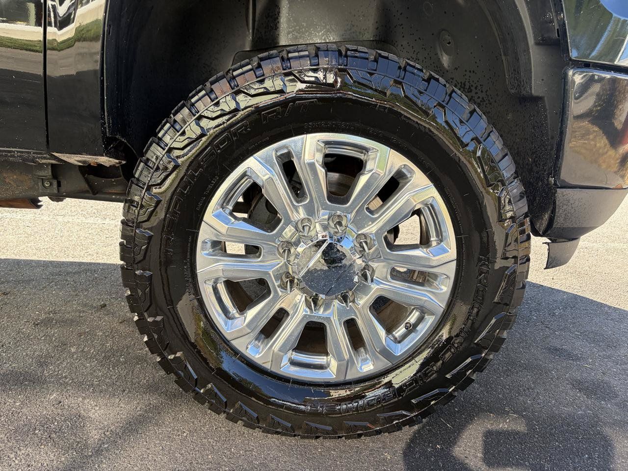 Used 2012 GMC Sierra 2500 Denali w/ Suspension Package, Off-Road AWD/4WD image 16