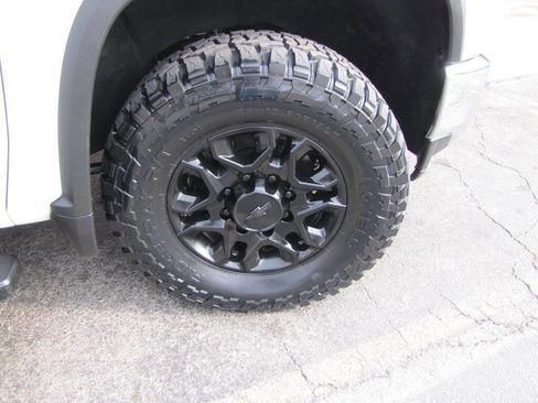 Used 2023 Chevrolet Silverado 2500 LT w/ Convenience Package image 35