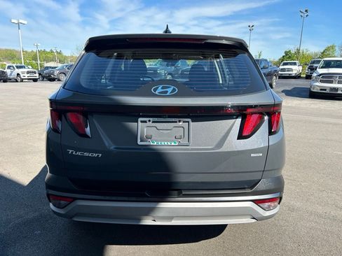 Used 2025 Hyundai Tucson SE AWD/4WD image 5