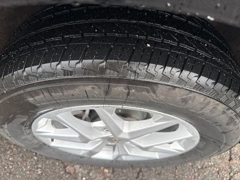Used 2024 Chevrolet Equinox LT AWD/4WD image 21