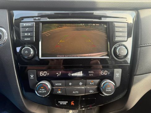 Used 2019 Nissan Rogue SV FWD image 24
