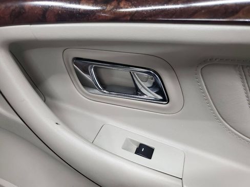 Used 2012 Ford Taurus Limited image 18