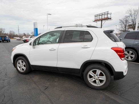 Used 2017 Chevrolet Trax LT w/ LT Convenience Package image 4