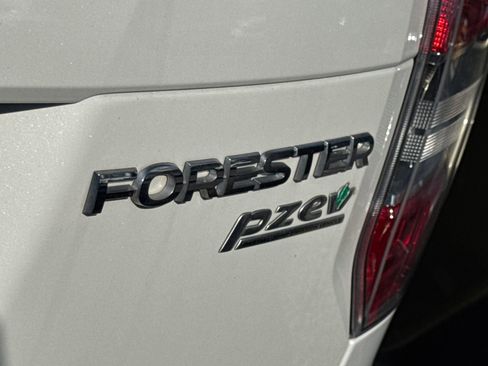 Used 2016 Subaru Forester 2.5i Touring w/ Eyesight & Navigation System image 4