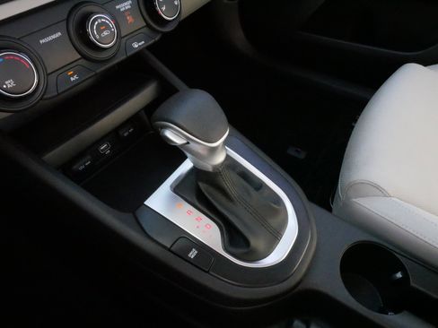 Used 2022 Kia Forte LXS image 24