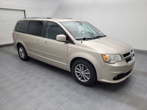 Used 2014 Dodge Grand Caravan SXT FWD image 11
