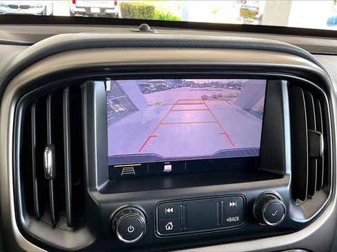 Used 2022 Chevrolet Colorado Z71 w/ Safety Package image 15