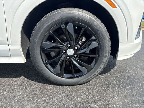 Certified 2022 Buick Encore GX Preferred w/ Sport Touring Package FWD image 34
