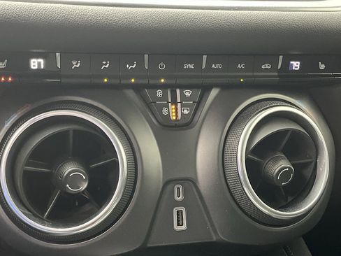 Used 2019 Chevrolet Blazer LT image 21