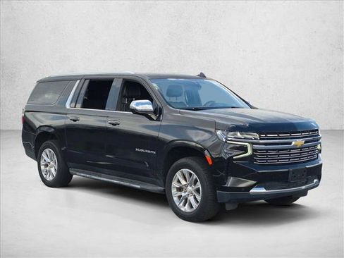 Used 2022 Chevrolet Suburban Premier RWD image 3