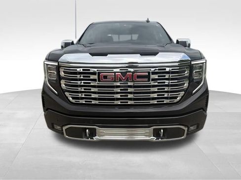 Used 2025 GMC Sierra 1500 Denali AWD/4WD image 9