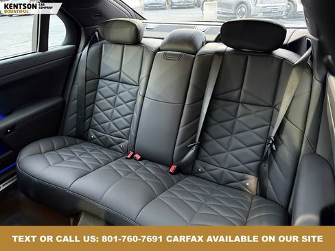 Used 2025 BMW 740i xDrive image 32