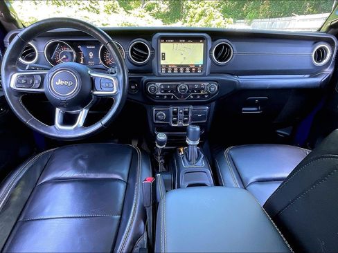 Used 2019 Jeep Wrangler Unlimited Sahara AWD/4WD image 15