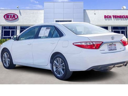 Used 2017 Toyota Camry SE image 6