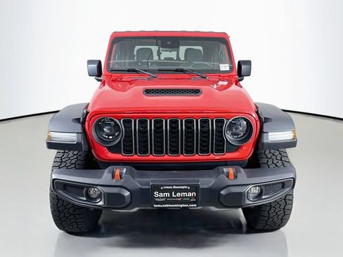 Used 2024 Jeep Gladiator Mojave w/ Convenience Group AWD/4WD image 2