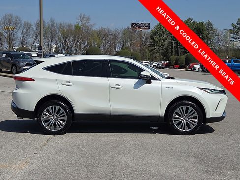 Used 2021 Toyota Venza XLE w/ Softex Package image 6