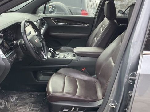 Used 2020 Cadillac XT6 Premium Luxury image 10