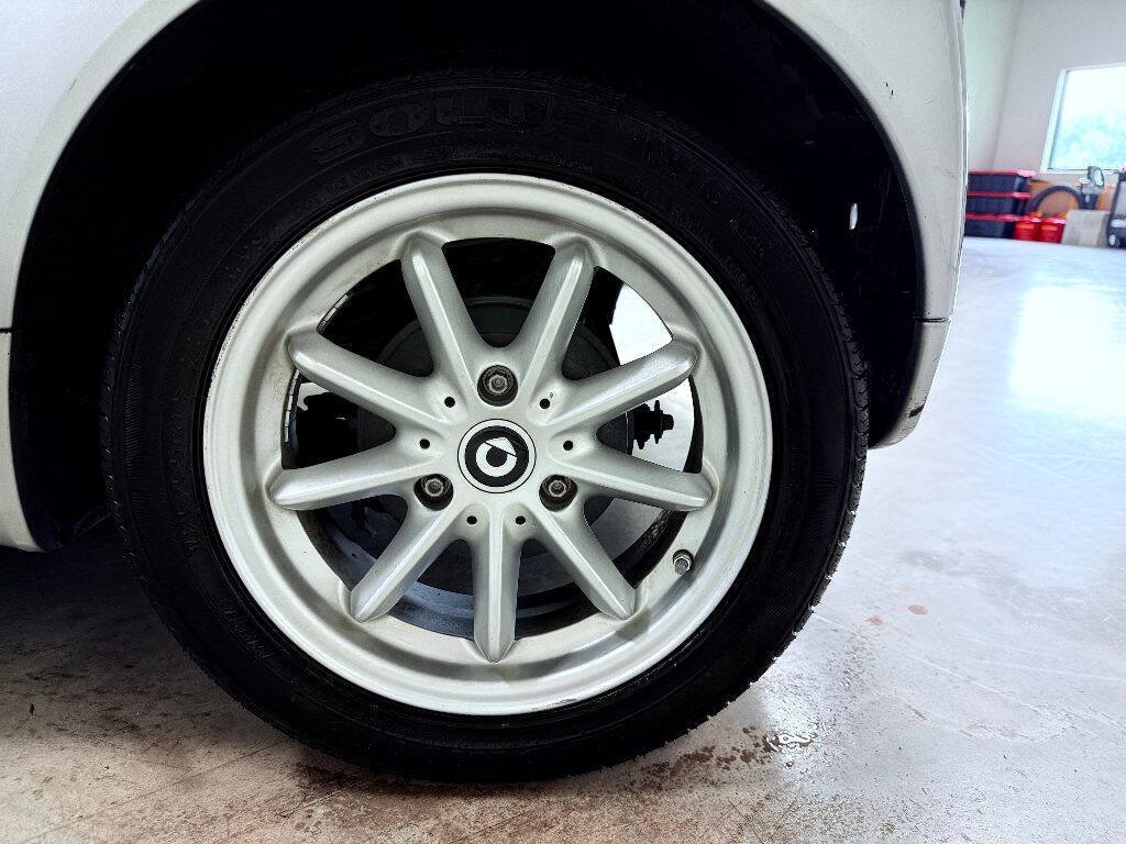 Used 2015 smart fortwo electric drive RWD image 35